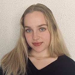 Mia Klinger '25